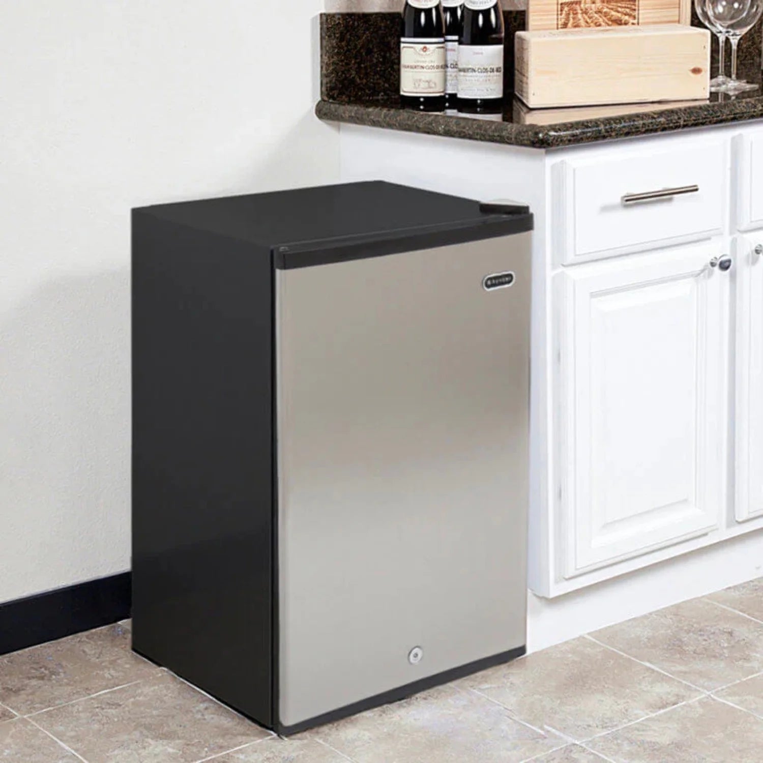 Upright Freezer with Lock - 3.0 cu. ft. - Black L632728