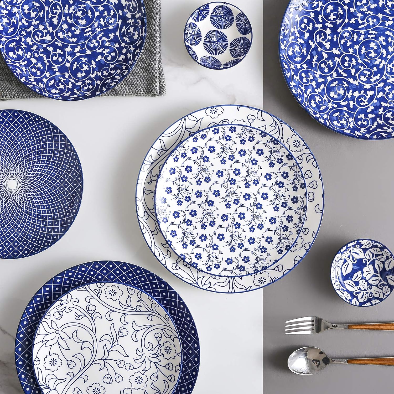 10 inch Porcelain Dinner Plates with 16-Piece Dinnerware Set, Vintage Blue W1400
