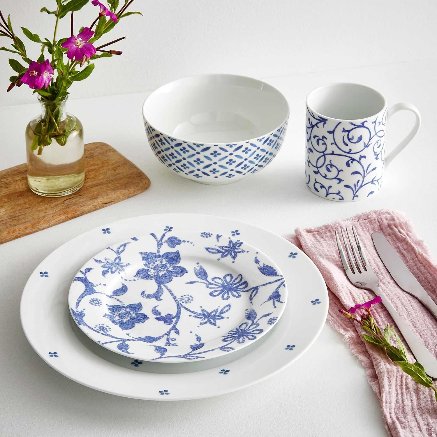 Blue Indigo Dinnerware Set 16 Piece Porcelain, Floral Design, Service for 4 M231528