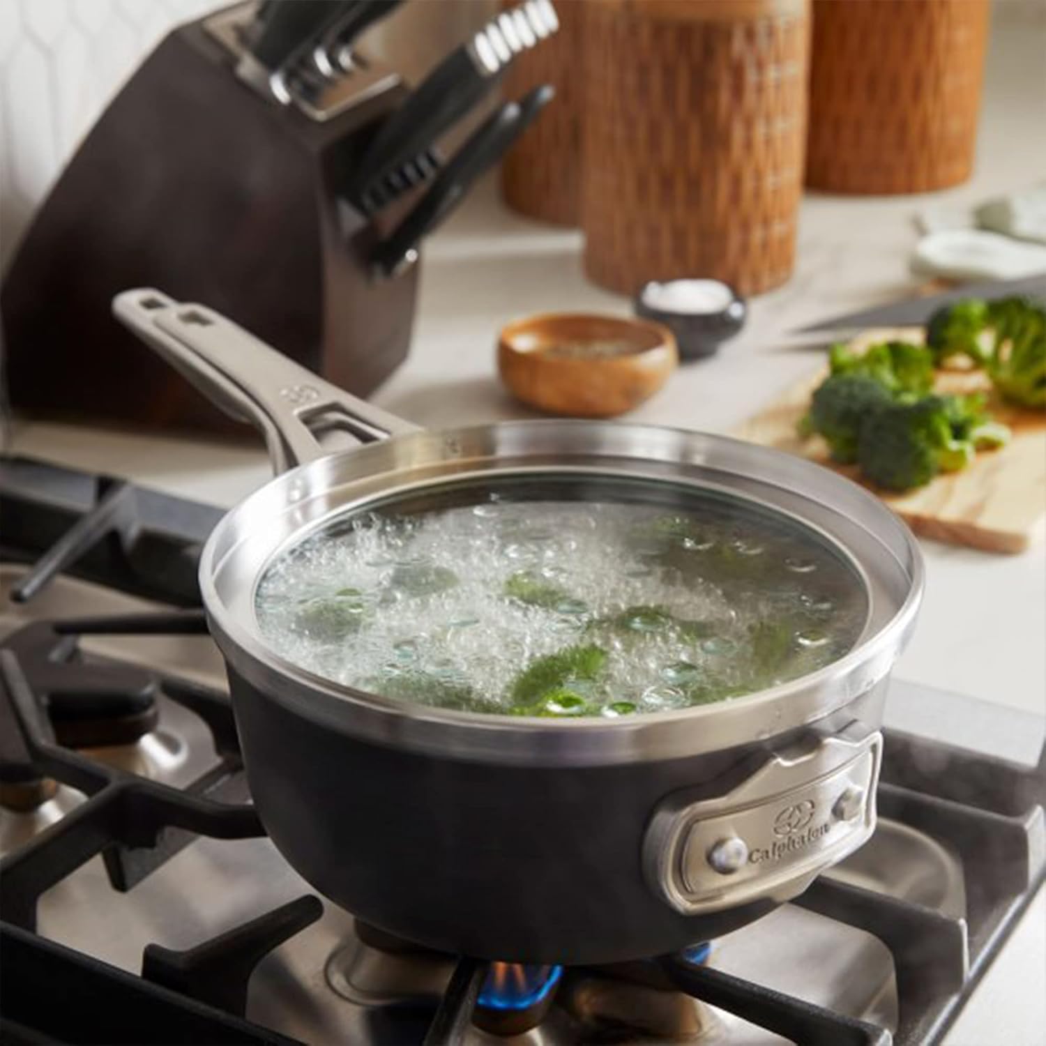 1.5 Quart Sauce Pan with Lid, Hard-Anodized Nonstick Cookware B532