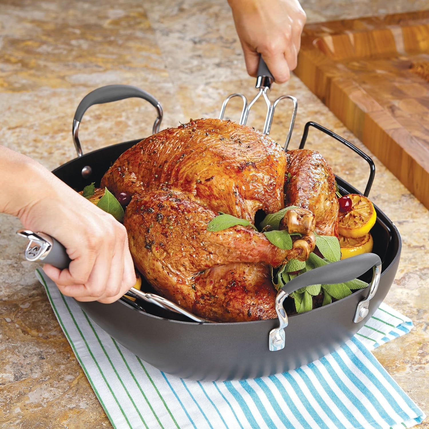 Nonstick Roaster Pan with Rack, 16 x 13 Inch V1545